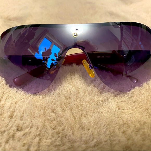 Steve Madden Sunglasses - Picture 4 of 9